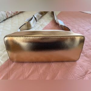 🚨BRAND NEW MK CROSSBODY BAG🚨